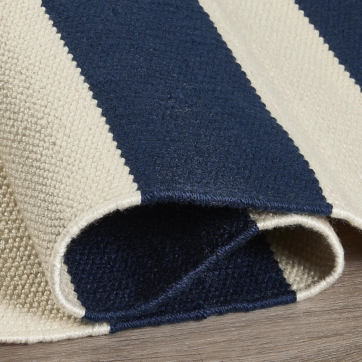 Coastal Rugs & Nautical Weaves